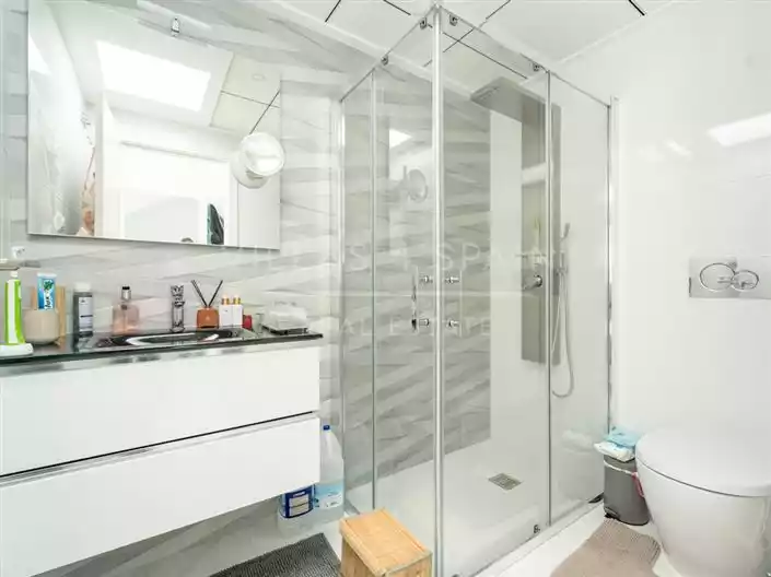Townhouse 202m² in Portugal, Madeira. Priced at 259000€ rent photo-20