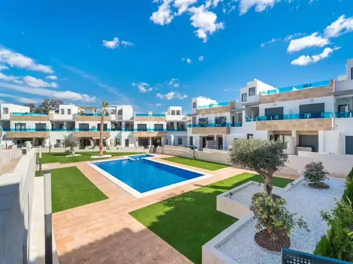 Townhouse 202m² in Portugal, Madeira. Priced at 259000€ rent photo-39
