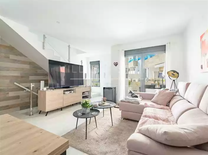 Townhouse 202m² in Portugal, Madeira. Priced at 259000€ rent photo-9