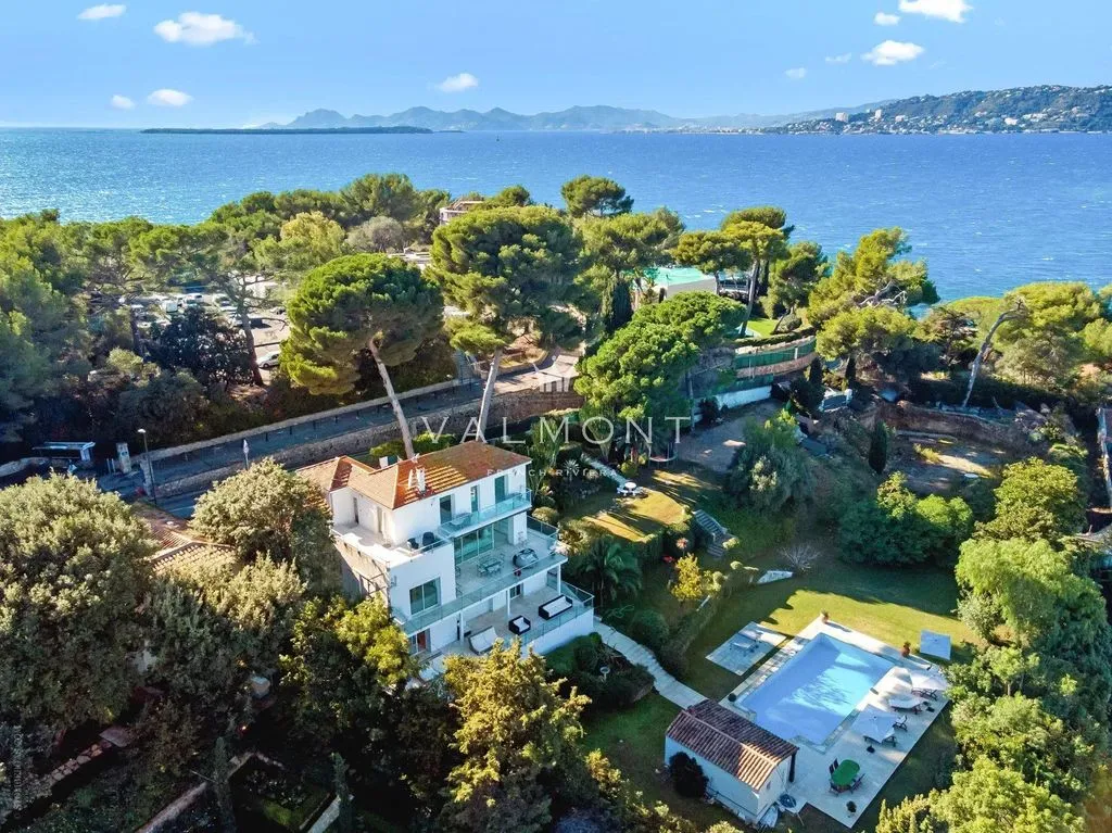 Villa 450m² in Italy, Montignoso. Priced at 8900000€ rent photo-4
