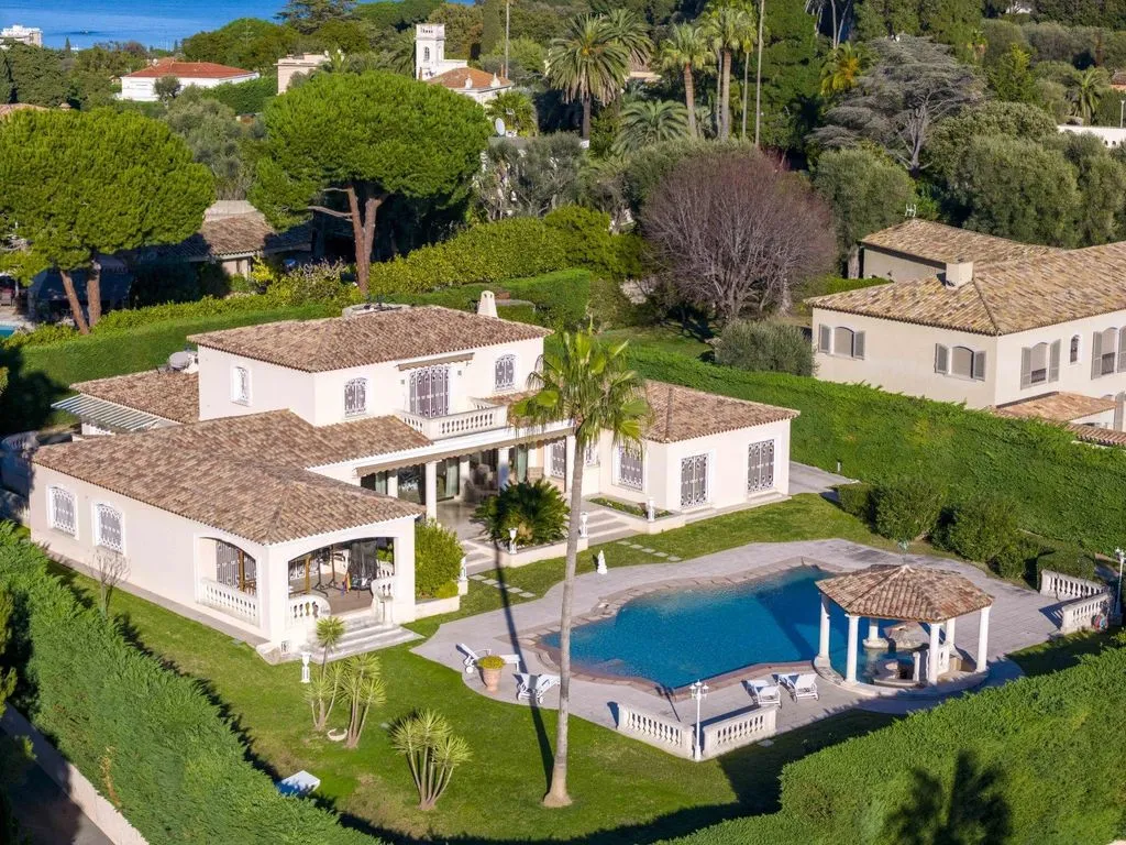 Villa 450m² in Italy, Montignoso. Priced at 8900000€ rent photo-6