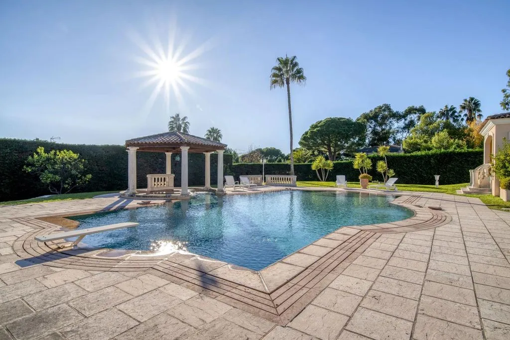 Villa 450m² in Italy, Montignoso. Priced at 8900000€ rent photo-11
