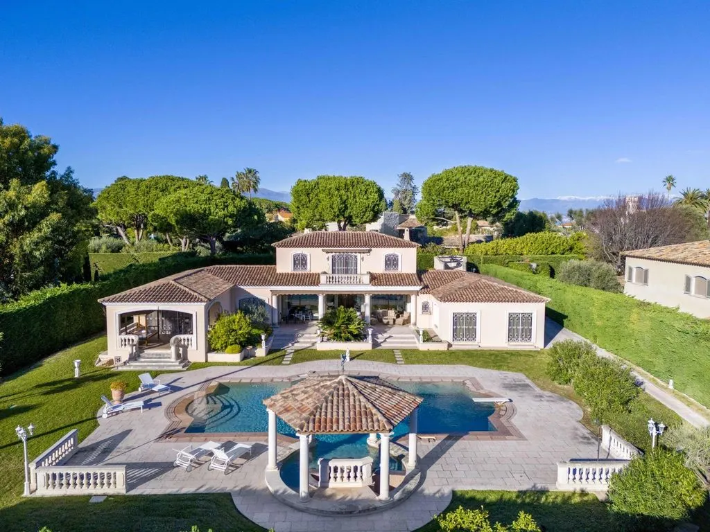 Villa 450m² in Italy, Montignoso. Priced at 8900000€ rent photo-12