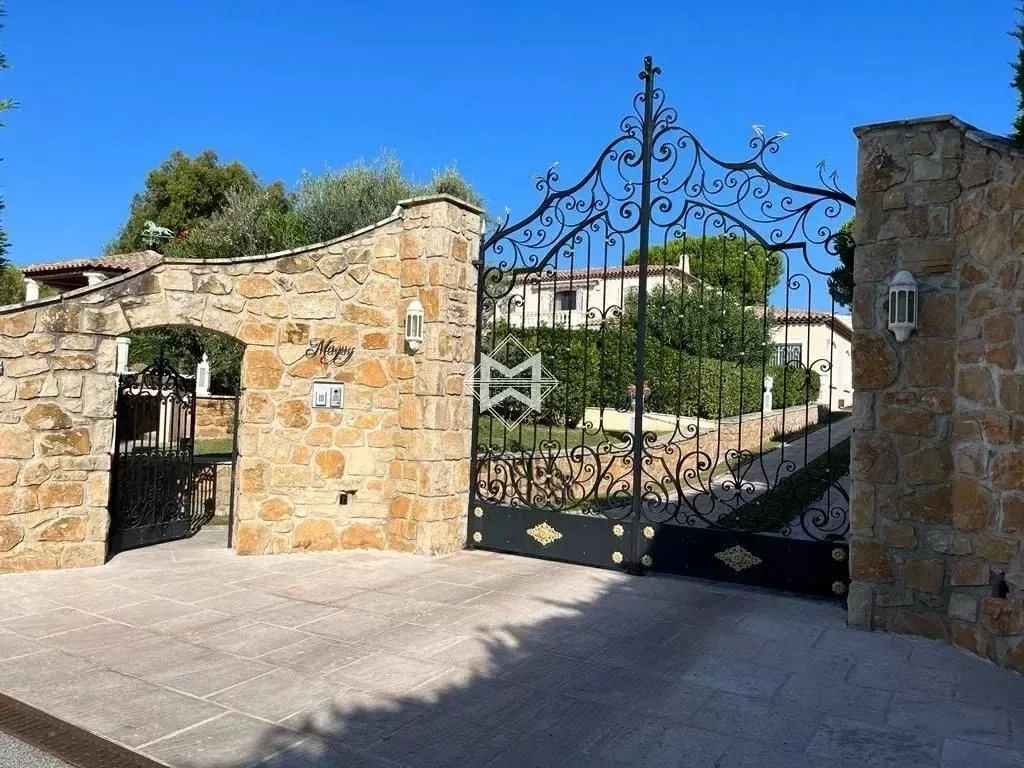 Villa 450m² in Italy, Montignoso. Priced at 8900000€ rent photo-14