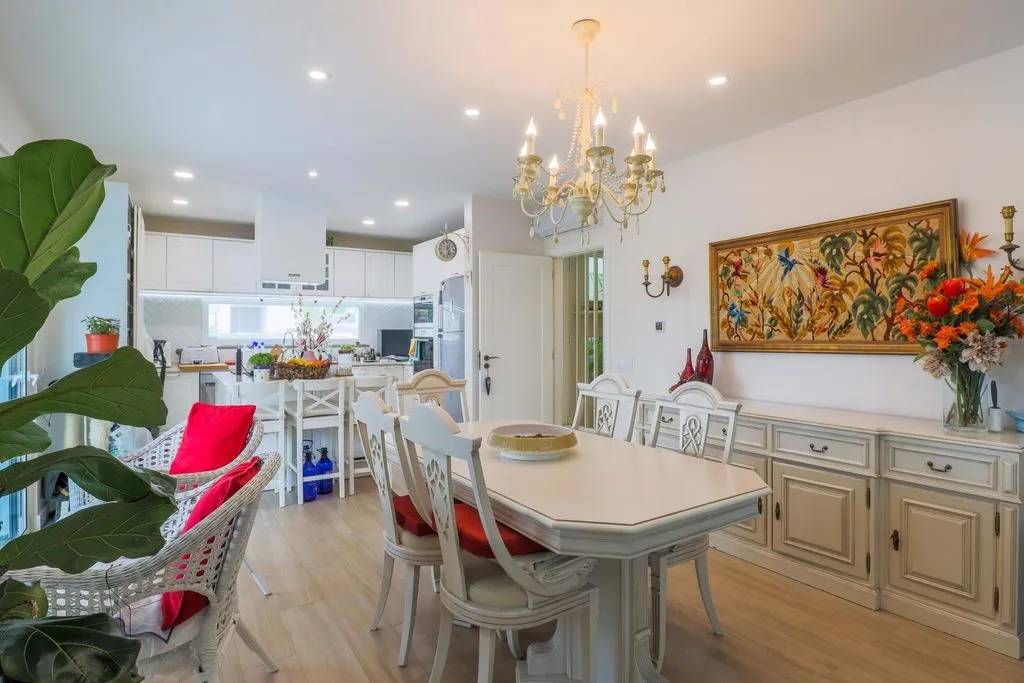 House 198m² in Portugal, Tavira. Priced at 1150000€ rent photo-4