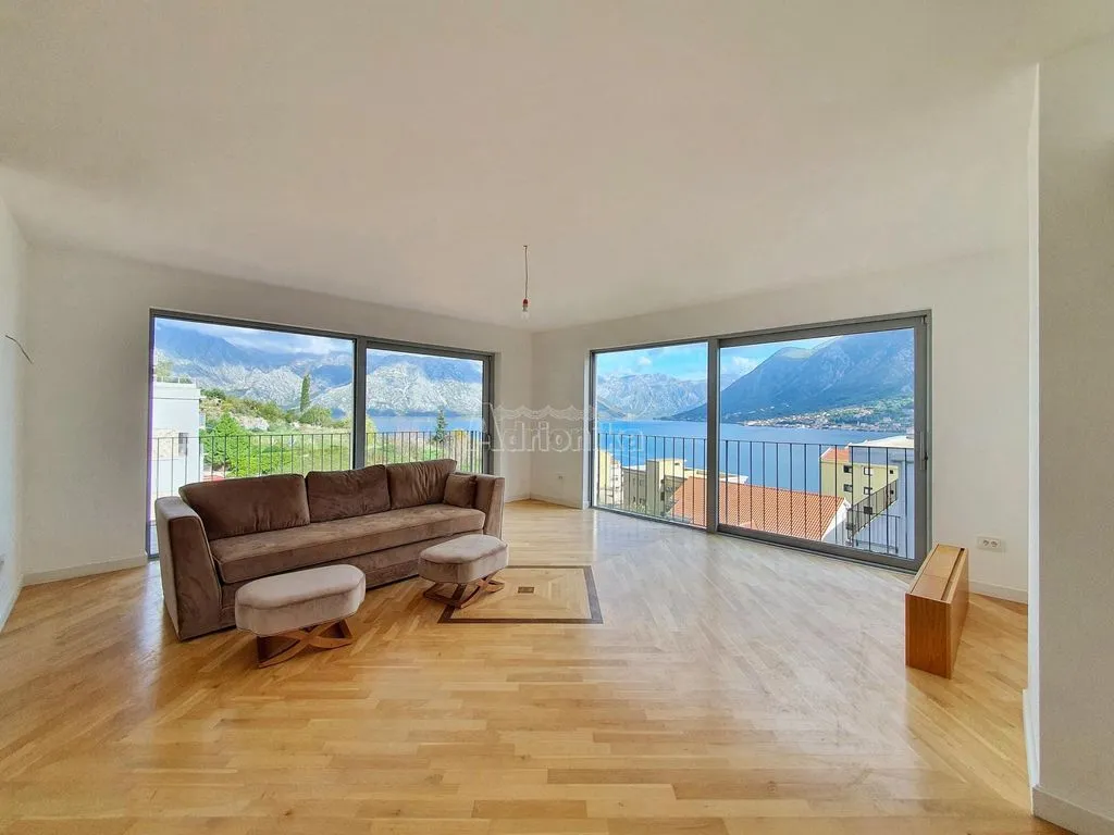 Flat 200m² in Montenegro, Kotor. Priced at 495000€ rent photo-1