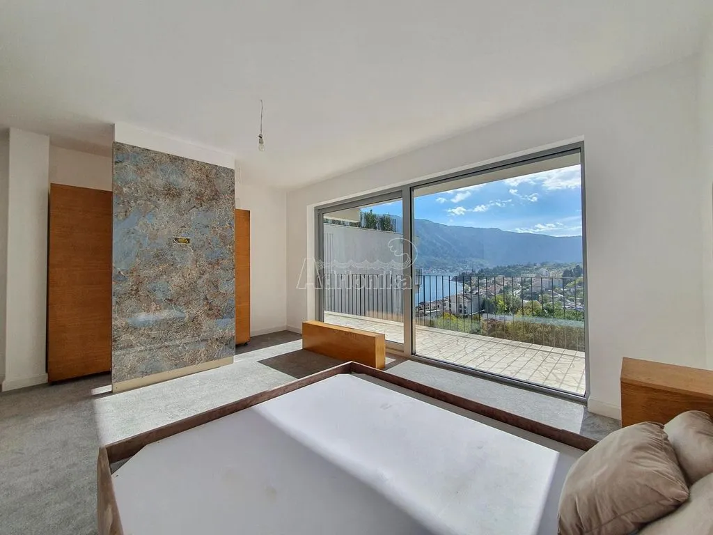 Flat 200m² in Montenegro, Kotor. Priced at 495000€ rent photo-6