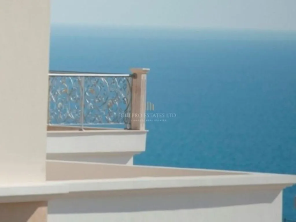 Villa 320m² in Cyprus, Limassol. Priced at 1500000€ rent photo-17