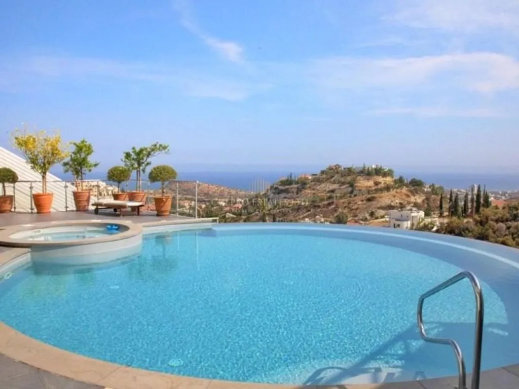 Villa 320m² in Cyprus, Limassol. Priced at 1500000€ rent photo-45