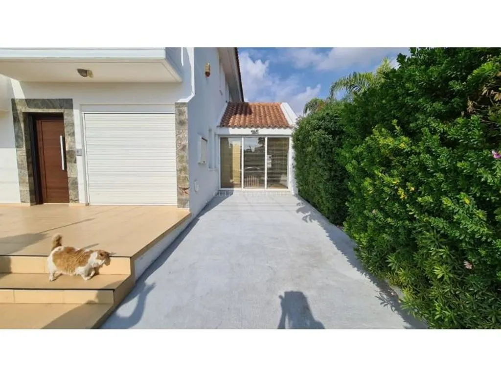 Villa 320m² in Cyprus, Limassol. Priced at 1500000€ rent photo-54