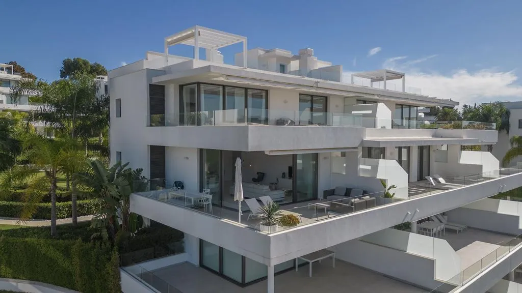 Flat 122m² in USA, Southbury. Priced at 890000€ rent photo-3