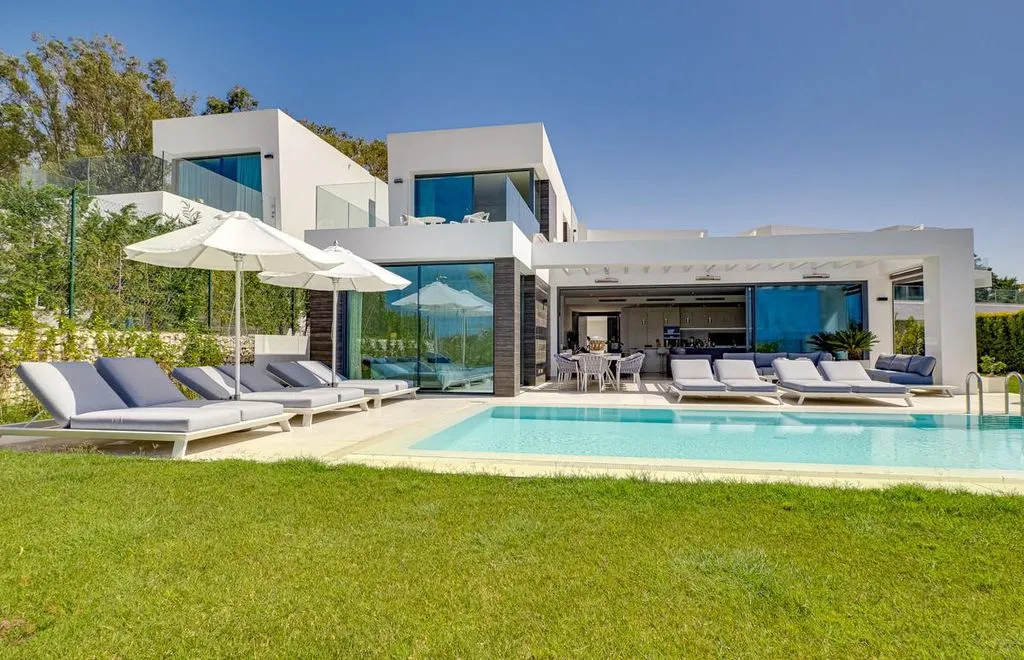 Villa 327m² in Portugal, Oeirash. Priced at 2100000€ rent photo-2