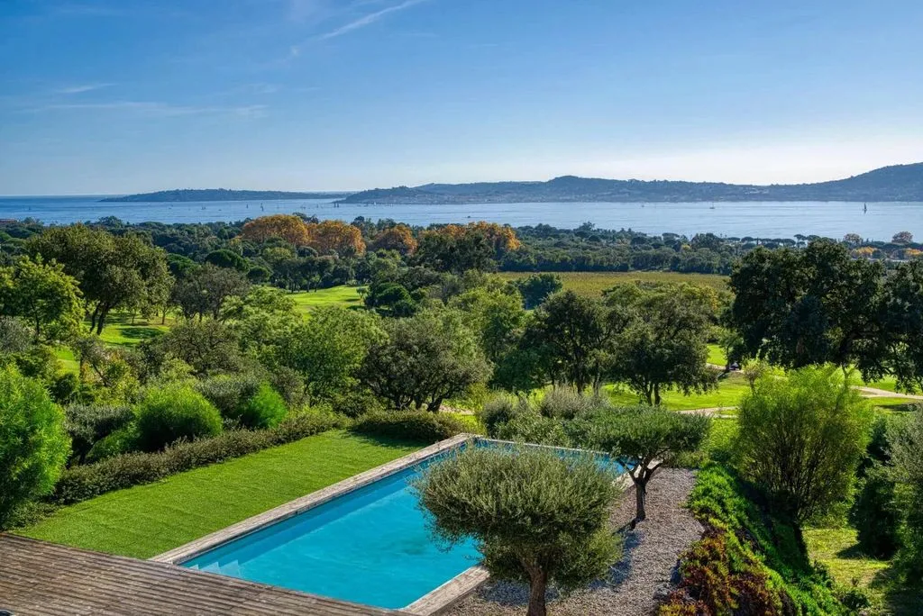House 267m² in France, Grima. Priced at 3300000€ rent photo-1