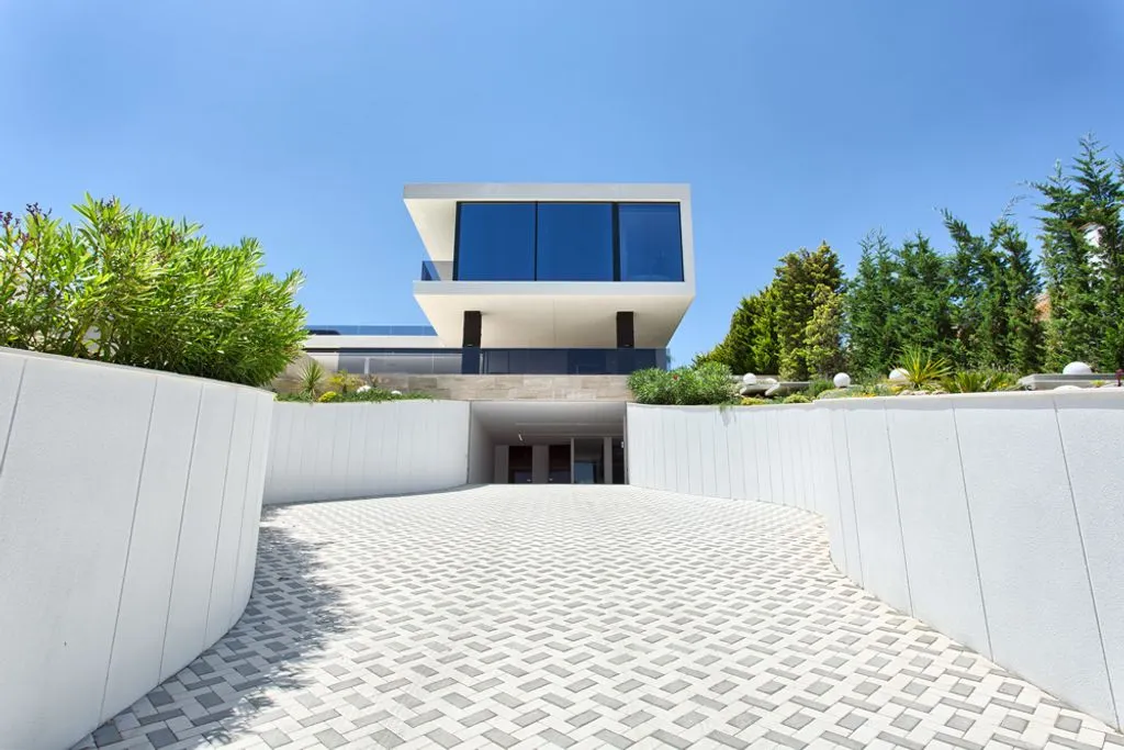 Villa 597m² in Portugal, Oeirash. Priced at 3350000€ rent photo-3