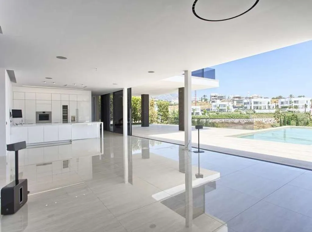 Villa 597m² in Portugal, Oeirash. Priced at 3350000€ rent photo-4