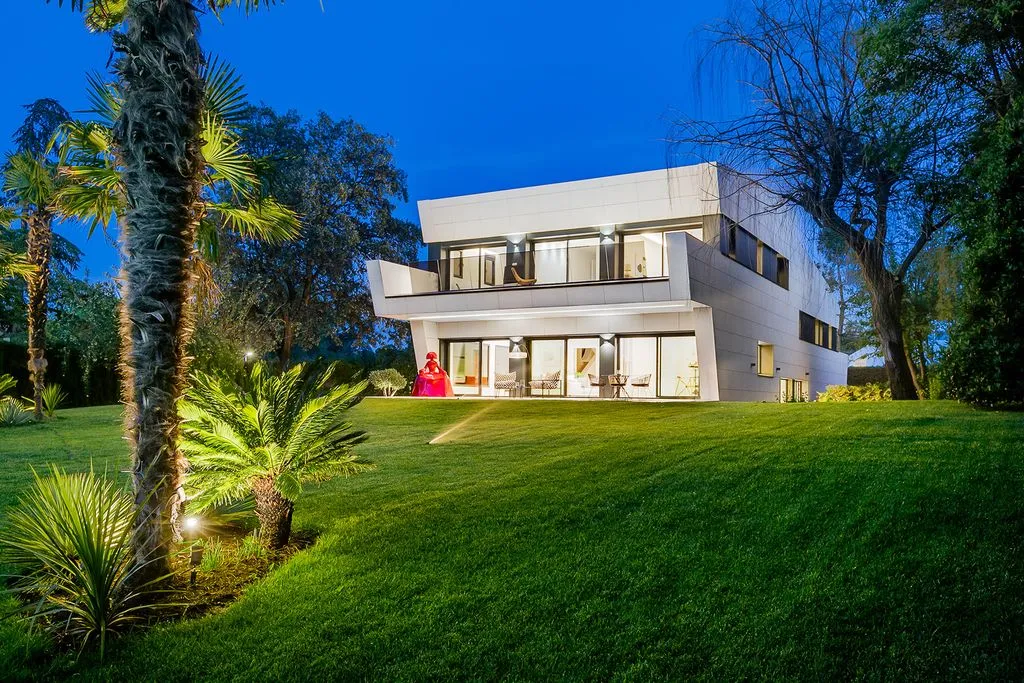 House 1267m² in Portugal, Lisbon. Priced at 7250000€ rent photo-8