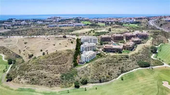 Flat 77m² in Italy, Carlazzo. Priced at 273650€ rent photo-1