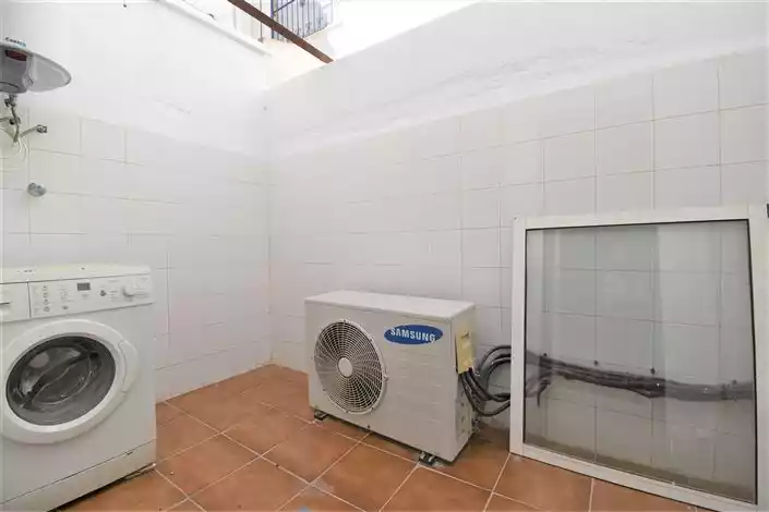 Other Properties 97m² in USA, Washington. Priced at 159000€ rent photo-14