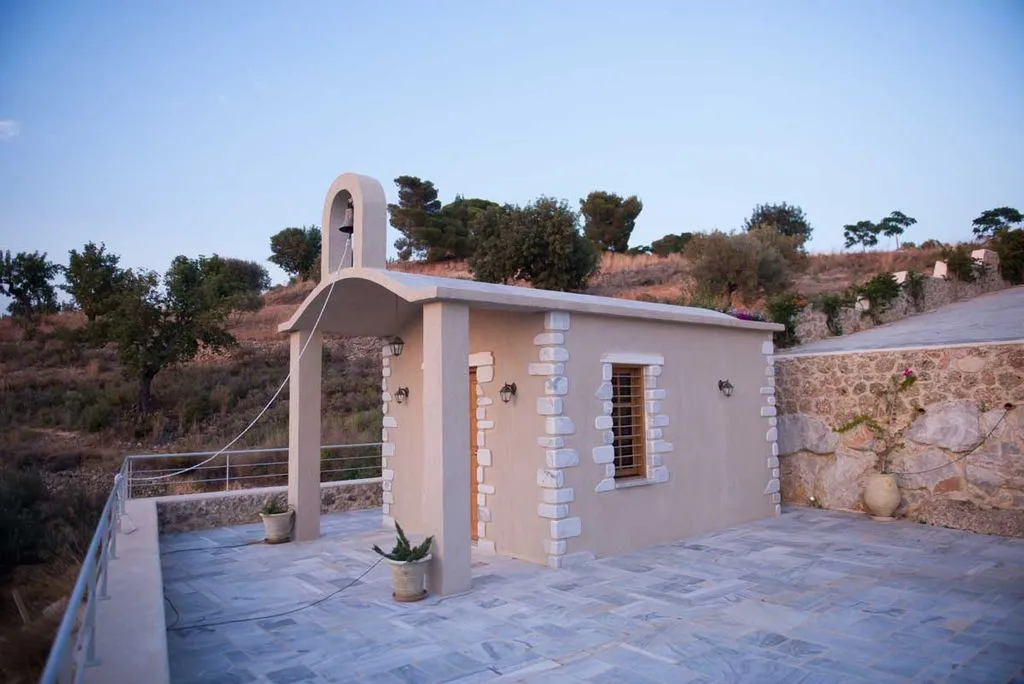 House 440m² in Portugal, Porto. Priced at 2250000€ rent photo-2