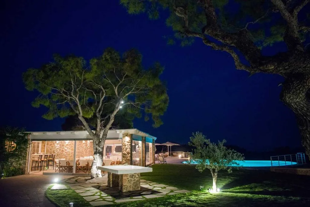 House 440m² in Portugal, Porto. Priced at 2250000€ rent photo-3