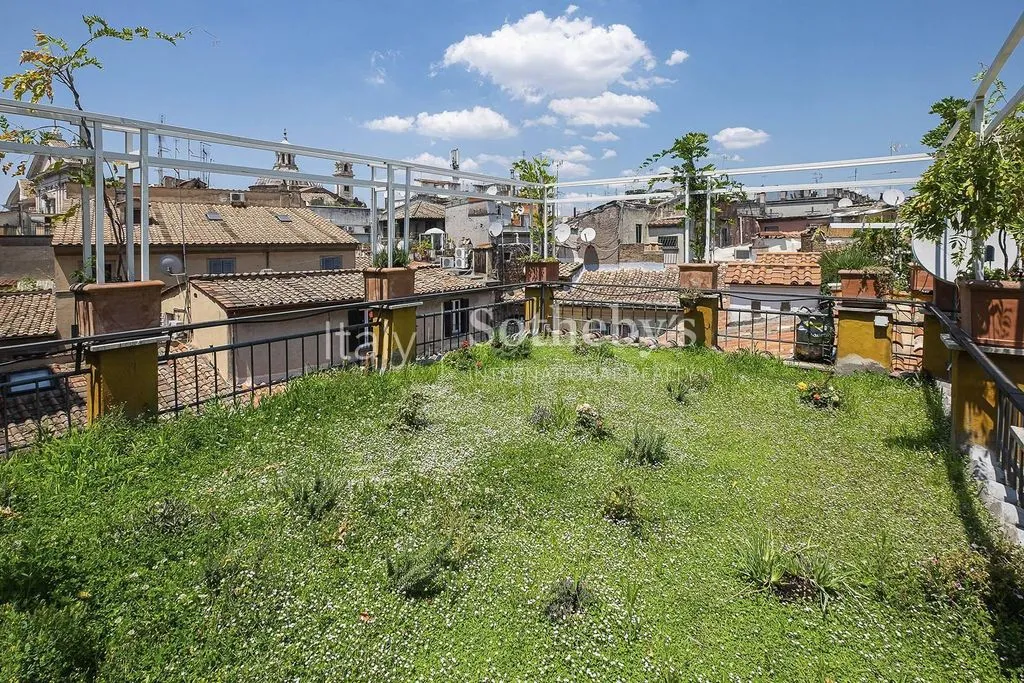 House 302m² in Italy, Rome. Priced at 2950000€ rent photo-1