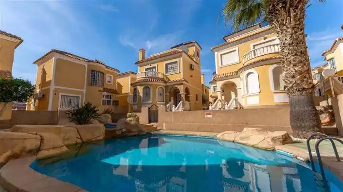 Other Properties 97m² in Spain, Orihuela Costa. Priced at 165000€ rent photo-1