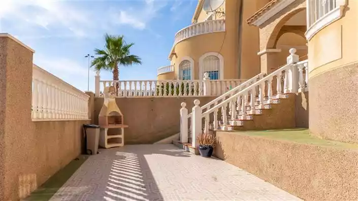 Other Properties 97m² in Spain, Orihuela Costa. Priced at 165000€ rent photo-24