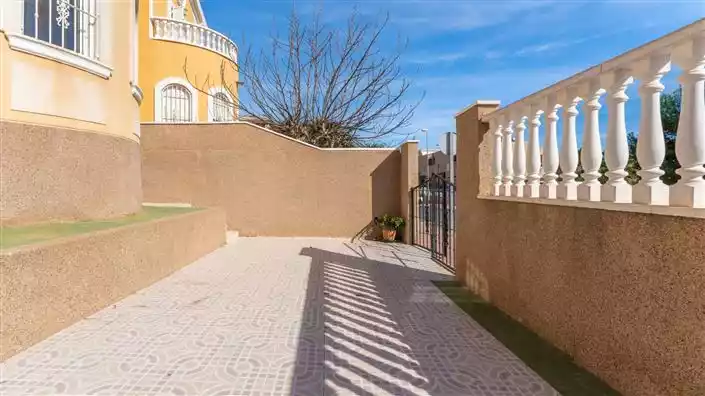 Other Properties 97m² in Spain, Orihuela Costa. Priced at 165000€ rent photo-25