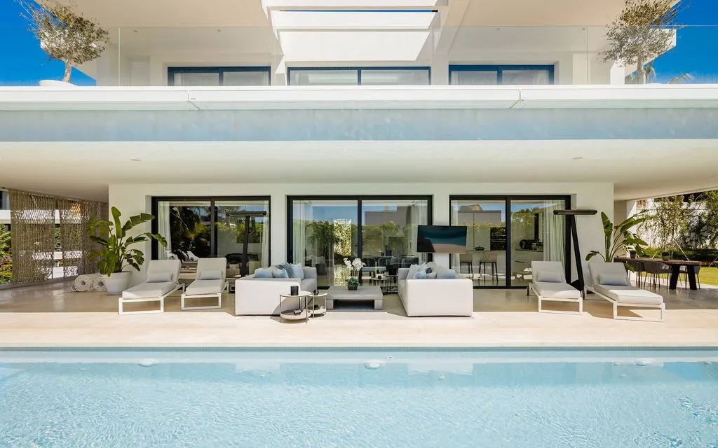 Villa 701m² in Portugal, Oeirash. Priced at 2750000€ rent photo-4