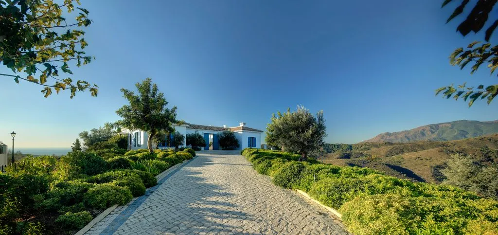 Villa 682m² in Portugal, Oeirash. Priced at 4900000€ rent photo-3