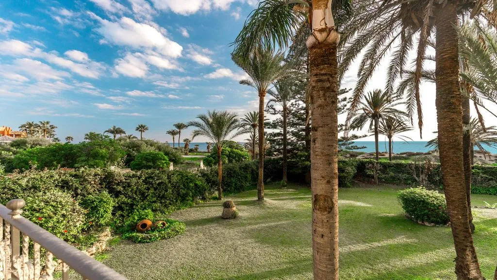 Villa 630m² in Portugal, Oeirash. Priced at 6500000€ rent photo-13