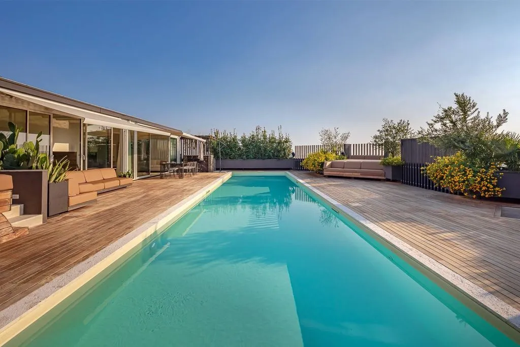 House 450m² in Italy, Milan. Priced at 4600000€ rent photo-4