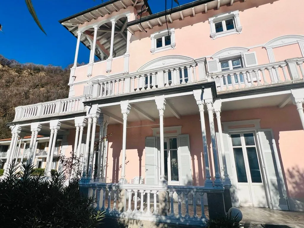 House 385m² in Portugal, Porto. Priced at 3750000€ rent photo-1