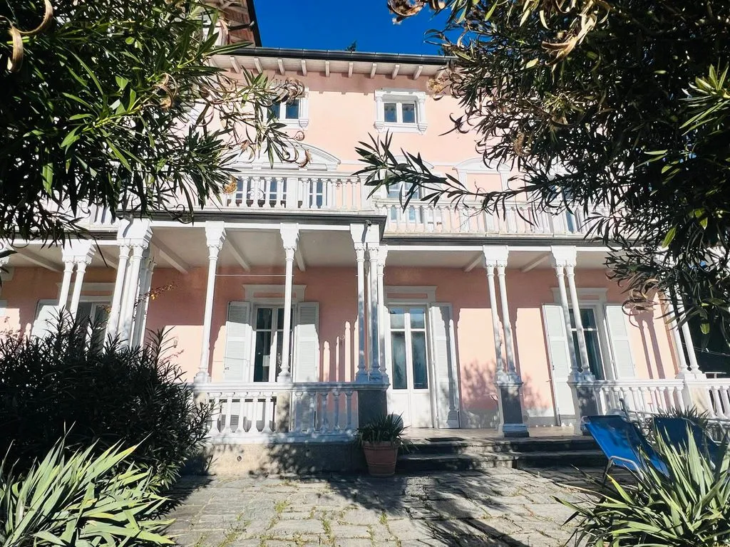 House 385m² in Portugal, Porto. Priced at 3750000€ rent photo-4