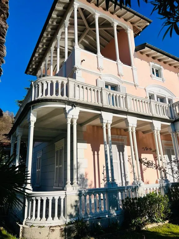 House 385m² in Portugal, Porto. Priced at 3750000€ rent photo-5