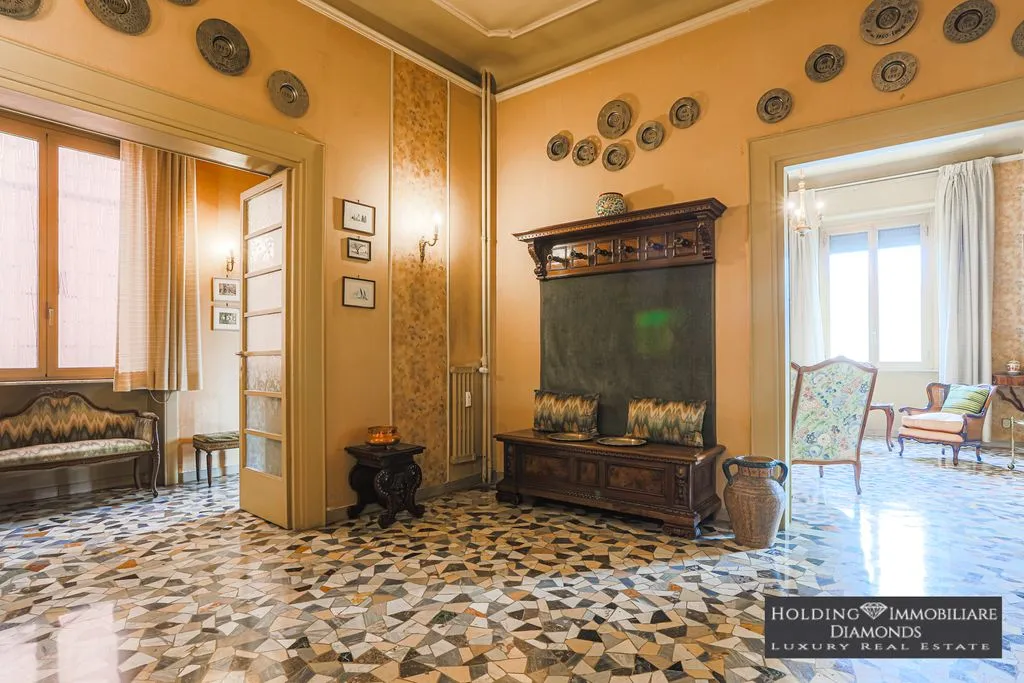 Flat 265m² in Italy, Rome. Priced at 1099000€ rent photo-6