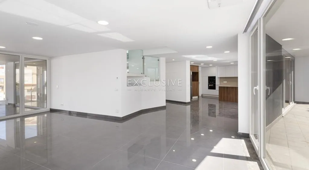 Villa 277m² in Portugal, Lagos. Priced at 1900000€ rent photo-3