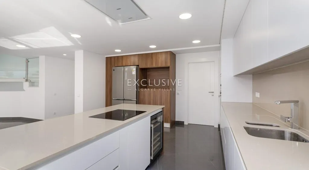 Villa 277m² in Portugal, Lagos. Priced at 1900000€ rent photo-6