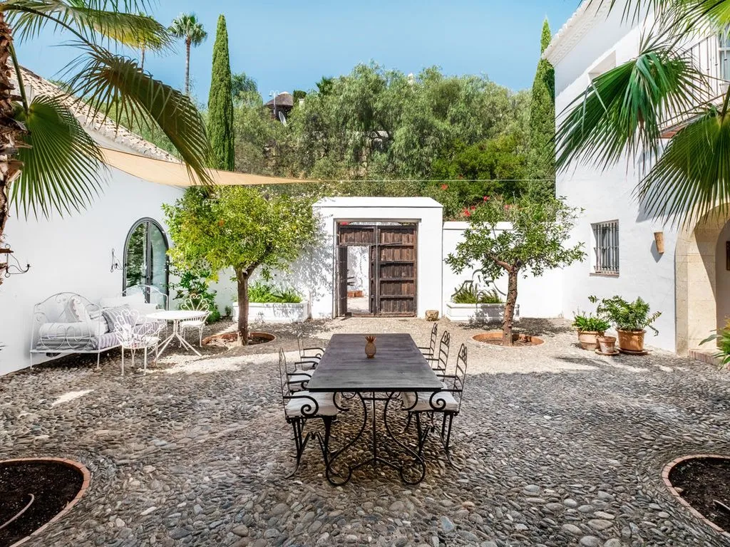 Villa 519m² in Portugal, Oeirash. Priced at 2600000€ rent photo-3