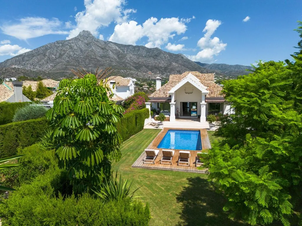 Villa 578m² in Portugal, Oeirash. Priced at 4650000€ rent photo-2