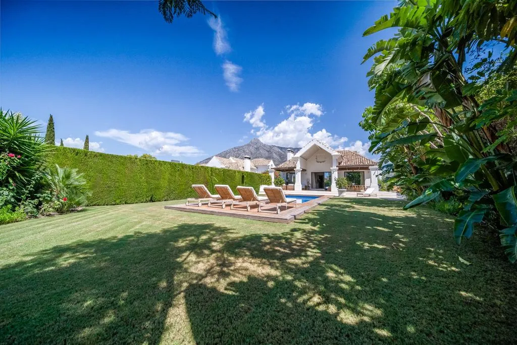 Villa 578m² in Portugal, Oeirash. Priced at 4650000€ rent photo-4