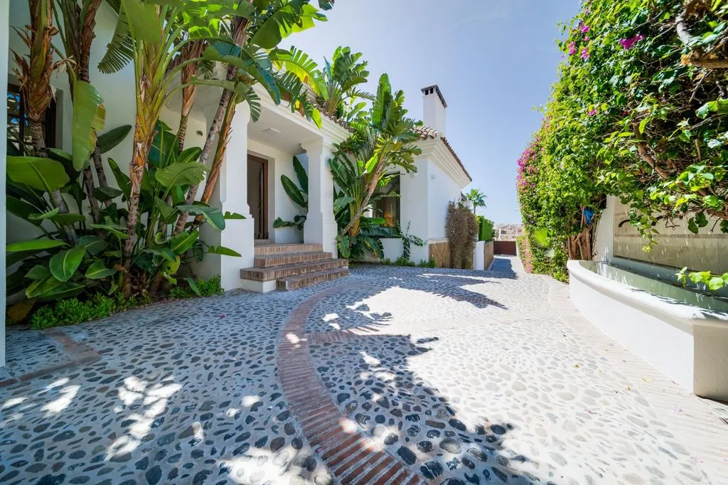 Villa 578m² in Portugal, Oeirash. Priced at 4650000€ rent photo-5