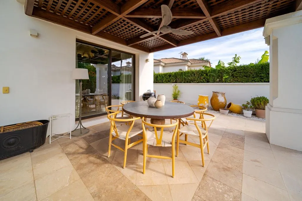 Villa 578m² in Portugal, Oeirash. Priced at 4650000€ rent photo-6