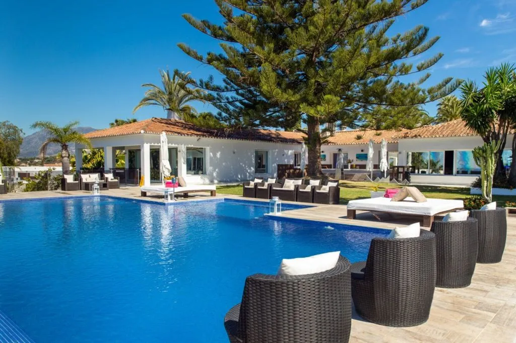 Villa 1054m² in Portugal, Oeirash. Priced at 3500000€ rent photo-1