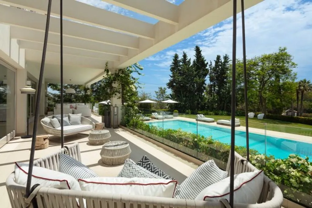 House 702m² in Portugal, Oeirash. Priced at 9680000€ rent photo-5