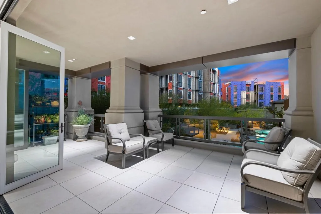 Flat 294m² in USA, Scottsdale. Priced at 2282200€ rent photo-3