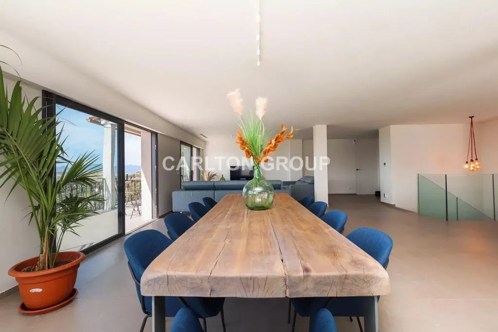 Villa 300m² in France, Le Canne. Priced at 3295000€ rent photo-5