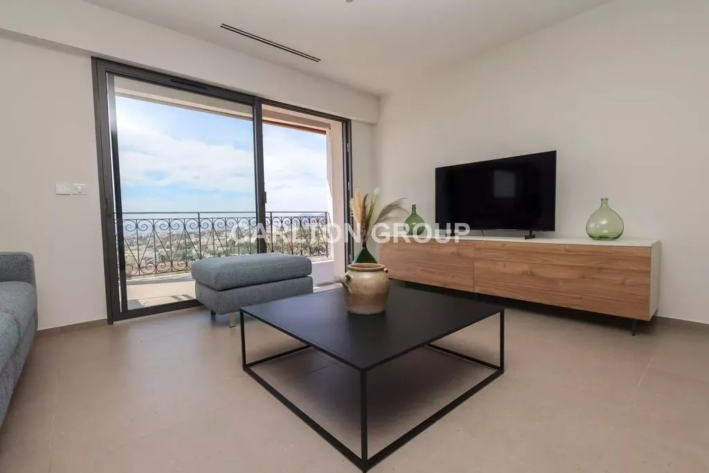 Villa 300m² in France, Le Canne. Priced at 3295000€ rent photo-6