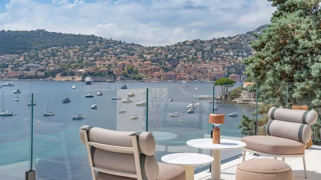 Villa 250m² in Italy, Arma di Taja. Priced at 8800000€ rent photo-1