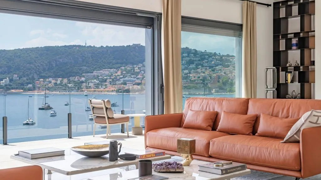 Villa 250m² in Italy, Arma di Taja. Priced at 8800000€ rent photo-3